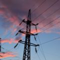 Służebność przesyłu – bezprawnie postawiony słup energetyczny